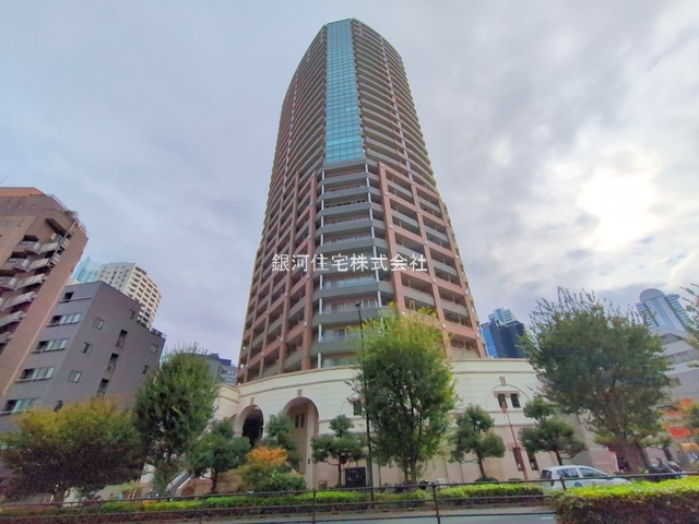 G00385594 東京都新宿区西新宿７丁目 中古マンション 1億2100万円 専有面積55.40m² (約16.75坪) 間取り２ＬＤＫ 所在階21階 築年月2001年12月(築24年)【外観14】
