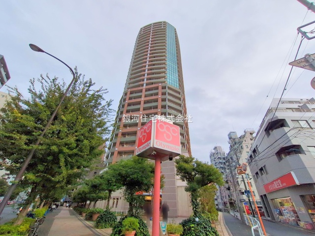 G00385594 東京都新宿区西新宿７丁目 中古マンション 1億2100万円 専有面積55.40m² (約16.75坪) 間取り２ＬＤＫ 所在階21階 築年月2001年12月(築24年)【外観15】