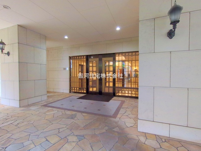 G00385594 東京都新宿区西新宿７丁目 中古マンション 1億2100万円 専有面積55.40m² (約16.75坪) 間取り２ＬＤＫ 所在階21階 築年月2001年12月(築24年)【外観16】