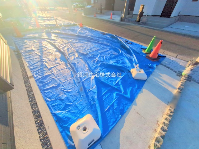 G00385686 千葉県鎌ヶ谷市南初富２丁目 新築一戸建て 3990万円 土地面積124.11m² (約37.54坪) 建物面積99.37m² (約30.05坪) 間取り４ＬＤＫ 築年月2025年10月(築１年以内)【外観5】