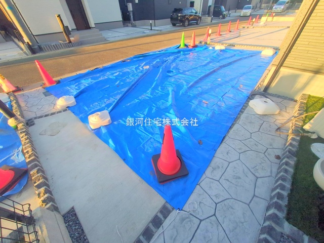 G00385686 千葉県鎌ヶ谷市南初富２丁目 新築一戸建て 3990万円 土地面積124.11m² (約37.54坪) 建物面積99.37m² (約30.05坪) 間取り４ＬＤＫ 築年月2025年10月(築１年以内)【外観8】