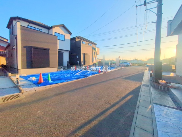 G00385686 千葉県鎌ヶ谷市南初富２丁目 新築一戸建て 3990万円 土地面積124.11m² (約37.54坪) 建物面積99.37m² (約30.05坪) 間取り４ＬＤＫ 築年月2025年10月(築１年以内)【外観16】