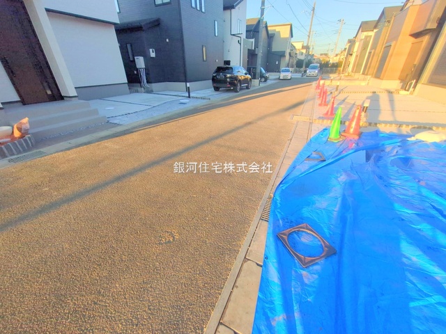 G00385686 千葉県鎌ヶ谷市南初富２丁目 新築一戸建て 3990万円 土地面積124.11m² (約37.54坪) 建物面積99.37m² (約30.05坪) 間取り４ＬＤＫ 築年月2025年10月(築１年以内)【外観18】