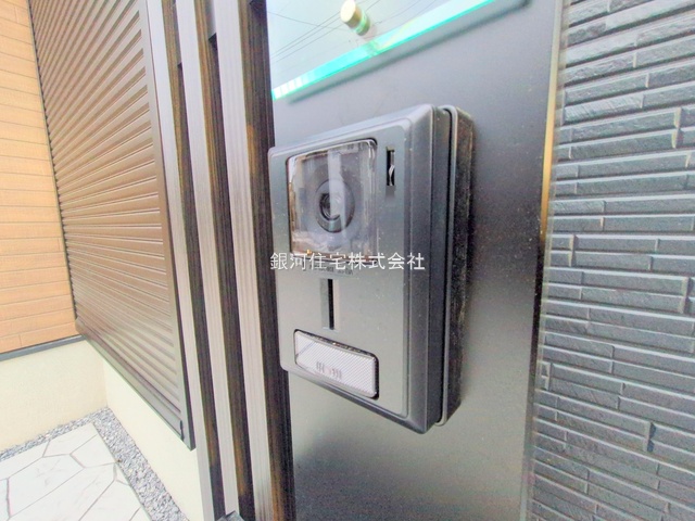 G00385687 千葉県鎌ヶ谷市南初富２丁目 新築一戸建て 3990万円 土地面積120.10m² (約36.33坪) 建物面積100.20m² (約30.31坪) 間取り４ＬＤＫ 築年月2025年11月(築１年以内)【外観8】