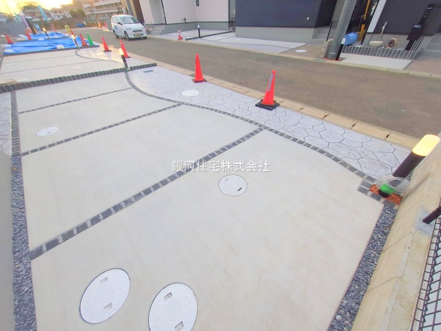 G00385687 千葉県鎌ヶ谷市南初富２丁目 新築一戸建て 3990万円 土地面積120.10m² (約36.33坪) 建物面積100.20m² (約30.31坪) 間取り４ＬＤＫ 築年月2025年11月(築１年以内)【外観13】