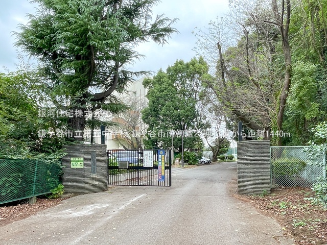 G00385687 千葉県鎌ヶ谷市南初富２丁目 新築一戸建て 3990万円 土地面積120.10m² (約36.33坪) 建物面積100.20m² (約30.31坪) 間取り４ＬＤＫ 築年月2025年11月(築１年以内)【周辺環境】鎌ケ谷市立第五中学校