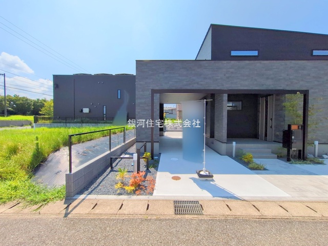 G00385692 千葉県木更津市羽鳥野５丁目 新築一戸建て 4280万円 土地面積196.60m² (約59.47坪) 建物面積116.76m² (約35.31坪) 間取り４ＬＤＫ 築年月2025年05月(築１年以内)【外観7】