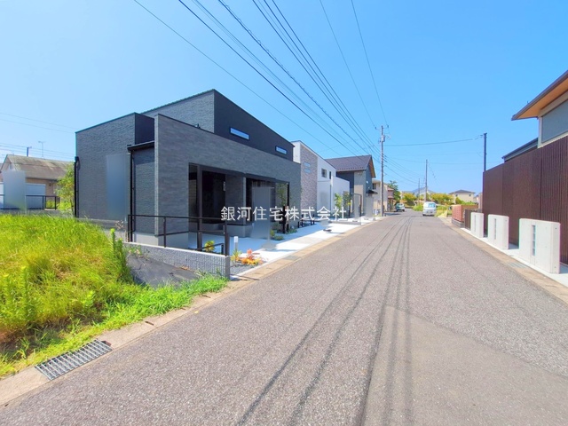 G00385692 千葉県木更津市羽鳥野５丁目 新築一戸建て 4280万円 土地面積196.60m² (約59.47坪) 建物面積116.76m² (約35.31坪) 間取り４ＬＤＫ 築年月2025年05月(築１年以内)【外観10】