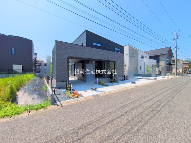 G00385692 千葉県木更津市羽鳥野５丁目 新築一戸建て 4280万円 土地面積196.60m² (約59.47坪) 建物面積116.76m² (約35.31坪) 間取り４ＬＤＫ 築年月2025年05月(築１年以内)【外観11】