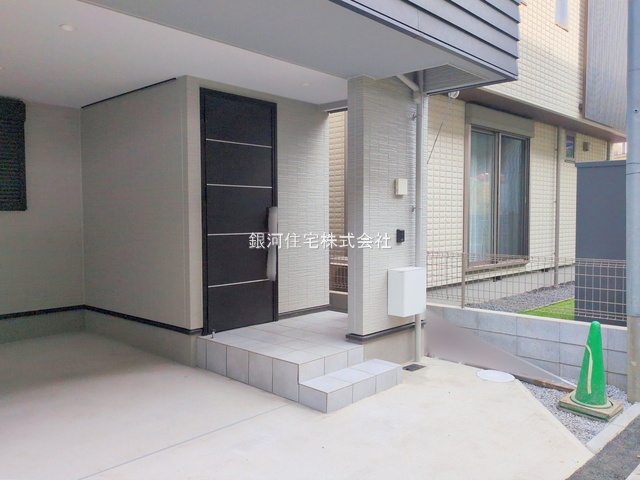 G00385732 千葉県市川市新田５丁目 新築一戸建て 6190万円 土地面積68.57m² (約20.74坪) 建物面積110.56m² (約33.44坪) 間取り４ＬＤＫ 築年月2025年12月(築１年以内)【外観7】