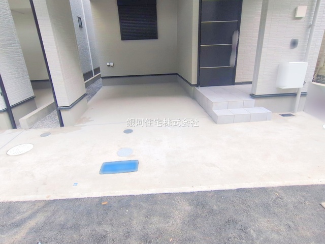 G00385732 千葉県市川市新田５丁目 新築一戸建て 6190万円 土地面積68.57m² (約20.74坪) 建物面積110.56m² (約33.44坪) 間取り４ＬＤＫ 築年月2025年12月(築１年以内)【外観12】