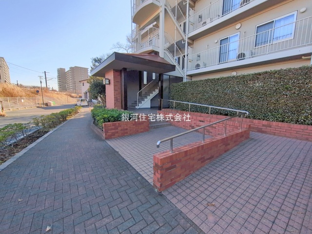 G00385736 千葉県松戸市新松戸４丁目 中古マンション 3380万円 専有面積89.35m² (約27.02坪) 間取り４ＬＤＫ 所在階6階 築年月1981年01月(築44年)【外観5】