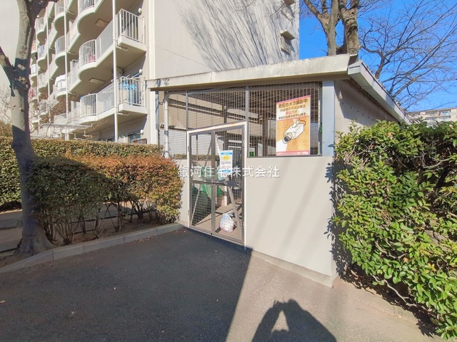 G00385736 千葉県松戸市新松戸４丁目 中古マンション 3380万円 専有面積89.35m² (約27.02坪) 間取り４ＬＤＫ 所在階6階 築年月1981年01月(築44年)【外観8】