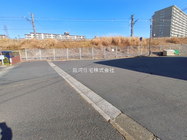 G00385736 千葉県松戸市新松戸４丁目 中古マンション 3380万円 専有面積89.35m² (約27.02坪) 間取り４ＬＤＫ 所在階6階 築年月1981年01月(築44年)【外観11】