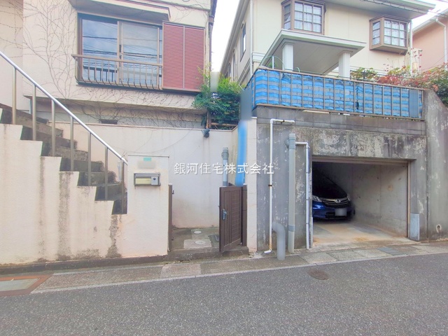 G00385761 千葉県船橋市夏見台３丁目 中古一戸建て 3049万円 土地面積99.00m² (約29.94坪) 建物面積106.58m² (約32.24坪) 間取り４ＬＤＫ 築年月1989年12月(築36年)【外観14】