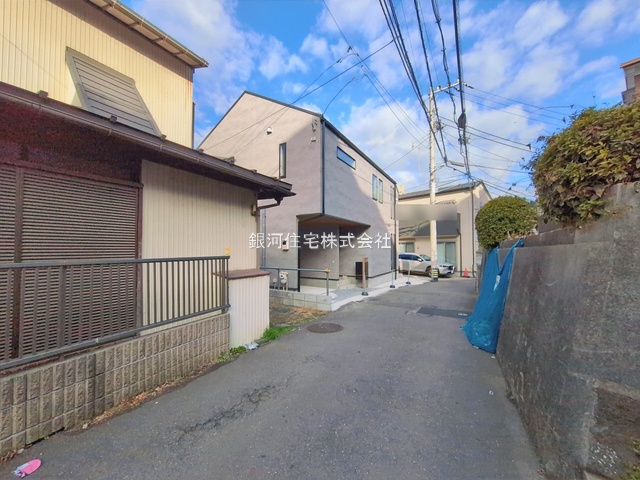 G00385814 神奈川県横浜市中区豆口台 新築一戸建て 1億1280万円 土地面積144.43m² (約43.69坪) 建物面積128.25m² (約38.79坪) 間取り３ＬＤＫ 築年月2025年12月(築１年以内)【外観3】