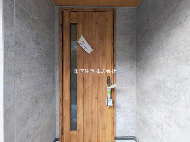 G00385814 神奈川県横浜市中区豆口台 新築一戸建て 1億1280万円 土地面積144.43m² (約43.69坪) 建物面積128.25m² (約38.79坪) 間取り３ＬＤＫ 築年月2025年12月(築１年以内)【外観7】