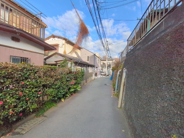 G00385814 神奈川県横浜市中区豆口台 新築一戸建て 1億1280万円 土地面積144.43m² (約43.69坪) 建物面積128.25m² (約38.79坪) 間取り３ＬＤＫ 築年月2025年12月(築１年以内)【外観9】