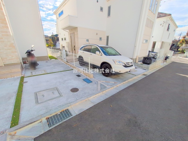 G00385835 東京都町田市野津田町 新築一戸建て 3480万円 土地面積130.38m² (約39.43坪) 建物面積95.58m² (約28.91坪) 間取り３ＬＤＫ 築年月2025年05月(築１年以内)【外観7】