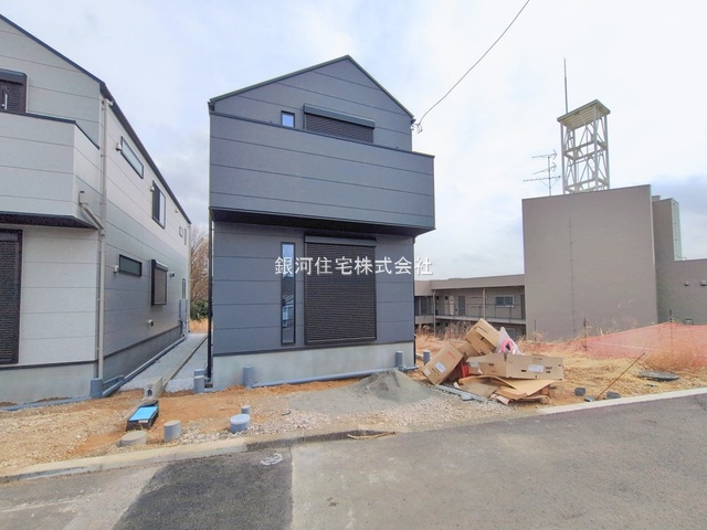 G00385837 神奈川県川崎市麻生区片平３丁目 新築一戸建て 5180万円 土地面積108.53m² (約32.83坪) 建物面積96.67m² (約29.24坪) 間取り３ＬＤＫ 築年月2025年12月(築１年以内)【外観2】