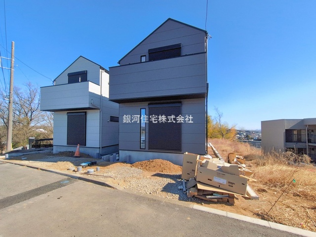 G00385837 神奈川県川崎市麻生区片平３丁目 新築一戸建て 5180万円 土地面積108.53m² (約32.83坪) 建物面積96.67m² (約29.24坪) 間取り３ＬＤＫ 築年月2025年12月(築１年以内)【外観5】