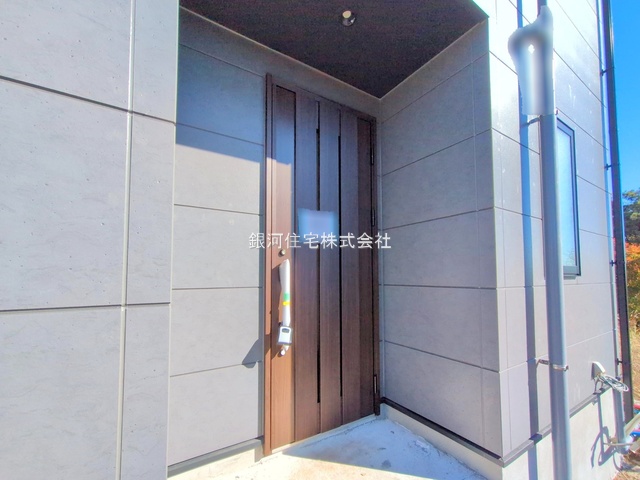 G00385837 神奈川県川崎市麻生区片平３丁目 新築一戸建て 5180万円 土地面積108.53m² (約32.83坪) 建物面積96.67m² (約29.24坪) 間取り３ＬＤＫ 築年月2025年12月(築１年以内)【外観13】