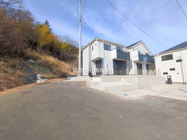 G00385855 東京都八王子市上柚木 新築一戸建て 4890万円 土地面積130.70m² (約39.53坪) 建物面積99.78m² (約30.18坪) 間取り３ＳＬＤＫ 築年月2025年12月(築１年以内)【外観3】