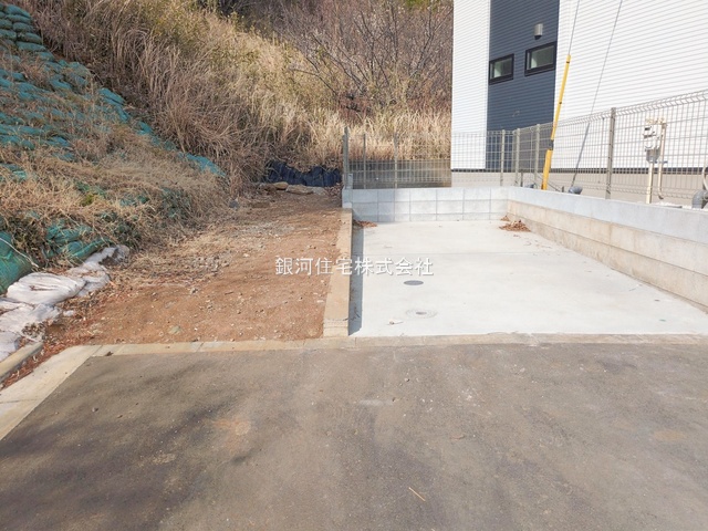 G00385855 東京都八王子市上柚木 新築一戸建て 4890万円 土地面積130.70m² (約39.53坪) 建物面積99.78m² (約30.18坪) 間取り３ＳＬＤＫ 築年月2025年12月(築１年以内)【外観4】