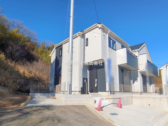 G00385855 東京都八王子市上柚木 新築一戸建て 4890万円 土地面積130.70m² (約39.53坪) 建物面積99.78m² (約30.18坪) 間取り３ＳＬＤＫ 築年月2025年12月(築１年以内)【外観14】