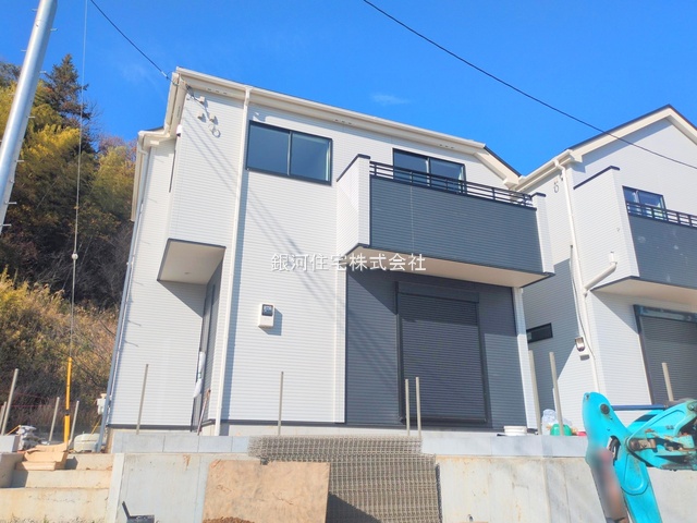 G00385855 東京都八王子市上柚木 新築一戸建て 4890万円 土地面積130.70m² (約39.53坪) 建物面積99.78m² (約30.18坪) 間取り３ＳＬＤＫ 築年月2025年12月(築１年以内)【外観18】