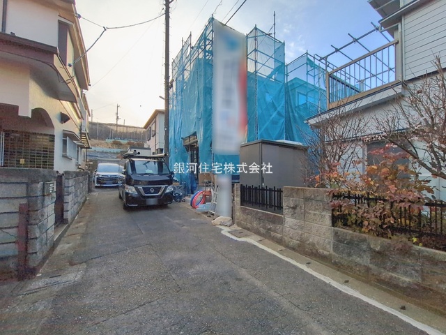 G00385866 神奈川県川崎市宮前区東有馬１丁目 新築一戸建て 5250万円 土地面積97.04m² (約29.35坪) 建物面積77.42m² (約23.41坪) 間取り３ＬＤＫ 築年月2026年05月【外観6】