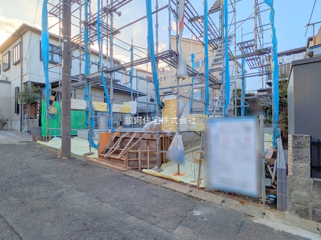 G00385866 神奈川県川崎市宮前区東有馬１丁目 新築一戸建て 5250万円 土地面積97.04m² (約29.35坪) 建物面積77.42m² (約23.41坪) 間取り３ＬＤＫ 築年月2026年05月【外観10】