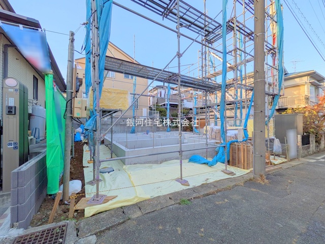 G00385866 神奈川県川崎市宮前区東有馬１丁目 新築一戸建て 5250万円 土地面積97.04m² (約29.35坪) 建物面積77.42m² (約23.41坪) 間取り３ＬＤＫ 築年月2026年05月【外観11】