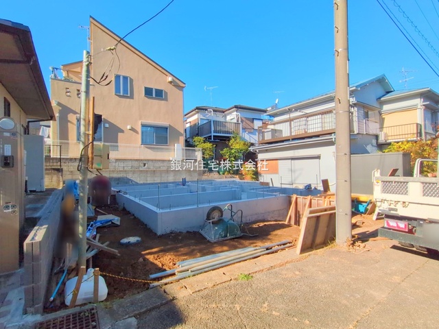 G00385866 神奈川県川崎市宮前区東有馬１丁目 新築一戸建て 5250万円 土地面積97.04m² (約29.35坪) 建物面積77.42m² (約23.41坪) 間取り３ＬＤＫ 築年月2026年05月【外観13】