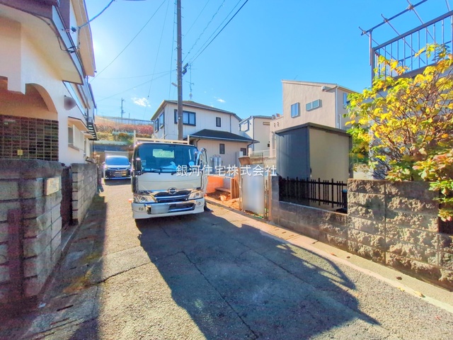 G00385866 神奈川県川崎市宮前区東有馬１丁目 新築一戸建て 5250万円 土地面積97.04m² (約29.35坪) 建物面積77.42m² (約23.41坪) 間取り３ＬＤＫ 築年月2026年05月【外観15】