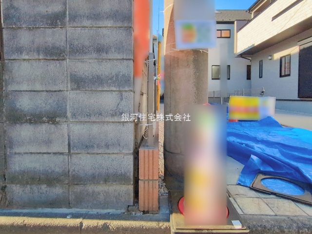 G00385868 埼玉県志木市柏町２丁目 新築一戸建て 4399万円 土地面積106.46m² (約32.20坪) 建物面積95.63m² (約28.92坪) 間取り３ＬＤＫ 築年月2025年12月(築１年以内)【外観12】