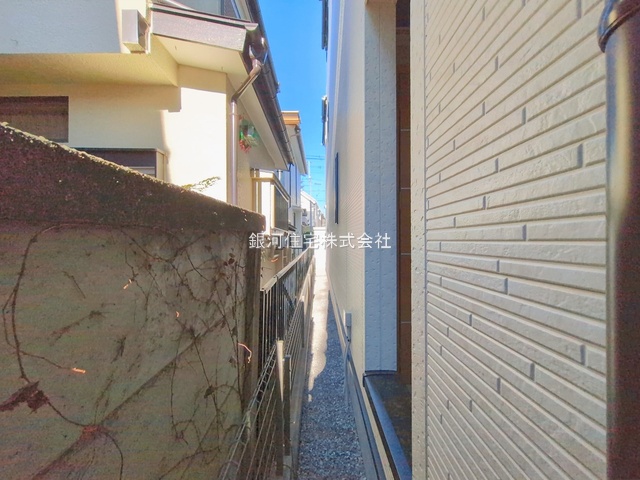 G00385868 埼玉県志木市柏町２丁目 新築一戸建て 4399万円 土地面積106.46m² (約32.20坪) 建物面積95.63m² (約28.92坪) 間取り３ＬＤＫ 築年月2025年12月(築１年以内)【外観17】