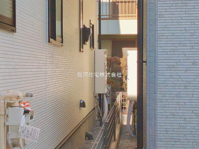 G00385868 埼玉県志木市柏町２丁目 新築一戸建て 4399万円 土地面積106.46m² (約32.20坪) 建物面積95.63m² (約28.92坪) 間取り３ＬＤＫ 築年月2025年12月(築１年以内)【外観18】