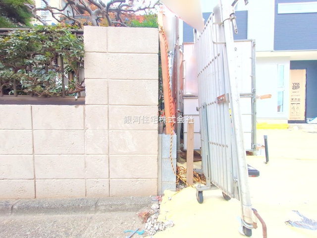 G00385872 埼玉県富士見市関沢３丁目 新築一戸建て 4280万円 土地面積131.97m² (約39.92坪) 建物面積104.75m² (約31.68坪) 間取り３ＳＬＤＫ 築年月2025年12月(築１年以内)【外観7】