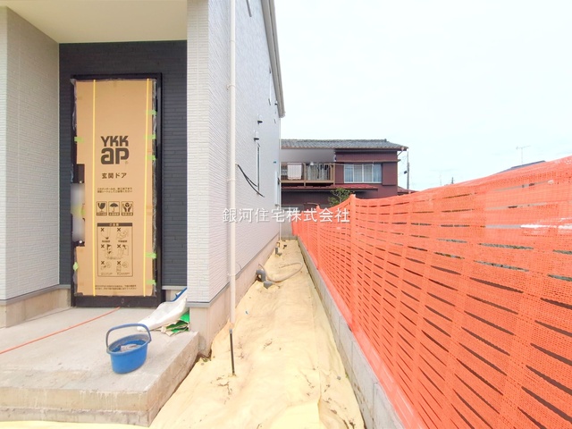 G00385872 埼玉県富士見市関沢３丁目 新築一戸建て 4280万円 土地面積131.97m² (約39.92坪) 建物面積104.75m² (約31.68坪) 間取り３ＳＬＤＫ 築年月2025年12月(築１年以内)【外観12】