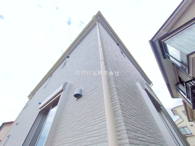 G00385872 埼玉県富士見市関沢３丁目 新築一戸建て 4280万円 土地面積131.97m² (約39.92坪) 建物面積104.75m² (約31.68坪) 間取り３ＳＬＤＫ 築年月2025年12月(築１年以内)【外観16】