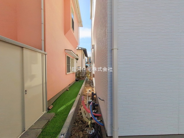 G00385951 神奈川県横浜市金沢区釜利谷東３丁目 新築一戸建て 5490万円 土地面積145.17m² (約43.91坪) 建物面積109.30m² (約33.06坪) 間取り４ＬＤＫ 築年月2026年02月【外観4】