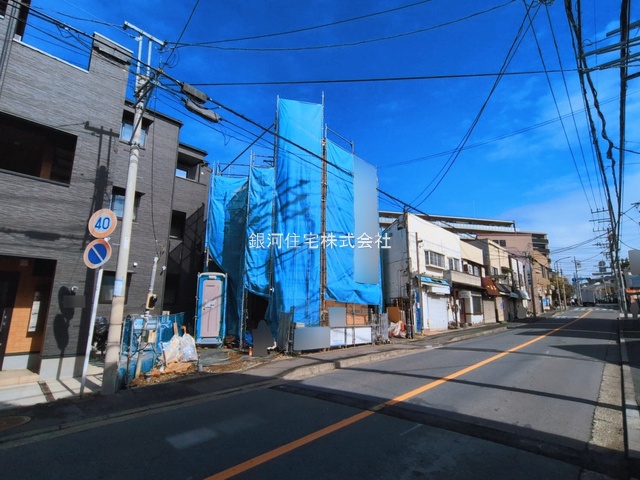 G00385958 神奈川県横浜市鶴見区馬場１丁目 新築一戸建て 4680万円 土地面積87.05m² (約26.33坪) 建物面積88.70m² (約26.83坪) 間取り３ＬＤＫ 築年月2026年05月【外観3】