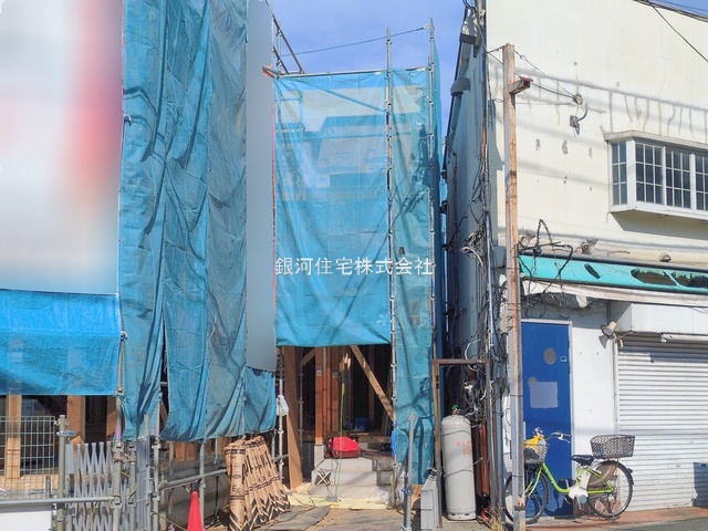 G00385958 神奈川県横浜市鶴見区馬場１丁目 新築一戸建て 4680万円 土地面積87.05m² (約26.33坪) 建物面積88.70m² (約26.83坪) 間取り３ＬＤＫ 築年月2026年05月【外観4】