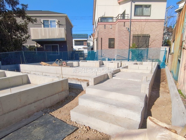 G00385958 神奈川県横浜市鶴見区馬場１丁目 新築一戸建て 4680万円 土地面積87.05m² (約26.33坪) 建物面積88.70m² (約26.83坪) 間取り３ＬＤＫ 築年月2026年05月【外観7】