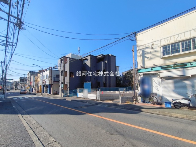 G00385958 神奈川県横浜市鶴見区馬場１丁目 新築一戸建て 4680万円 土地面積87.05m² (約26.33坪) 建物面積88.70m² (約26.83坪) 間取り３ＬＤＫ 築年月2026年05月【外観9】