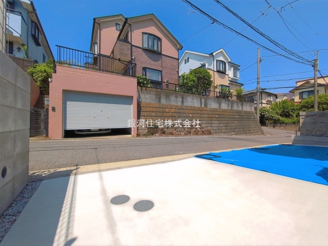 G00386005 神奈川県横浜市金沢区片吹 新築一戸建て 5999万円 土地面積130.78m² (約39.56坪) 建物面積103.09m² (約31.18坪) 間取り４ＬＤＫ 築年月2026年05月(築１年以内)【外観15】