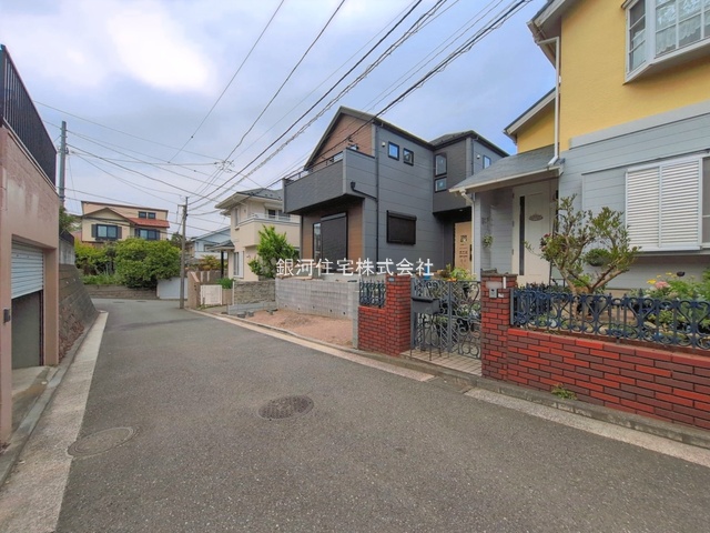 G00386005 神奈川県横浜市金沢区片吹 新築一戸建て 5999万円 土地面積130.78m² (約39.56坪) 建物面積103.09m² (約31.18坪) 間取り４ＬＤＫ 築年月2026年05月(築１年以内)【外観18】