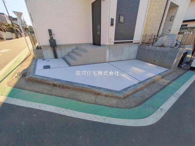 G00386026 神奈川県横浜市戸塚区南舞岡４丁目 新築一戸建て 4790万円 土地面積104.51m² (約31.61坪) 建物面積83.42m² (約25.23坪) 間取り３ＬＤＫ 築年月2025年12月(築１年以内)【外観12】