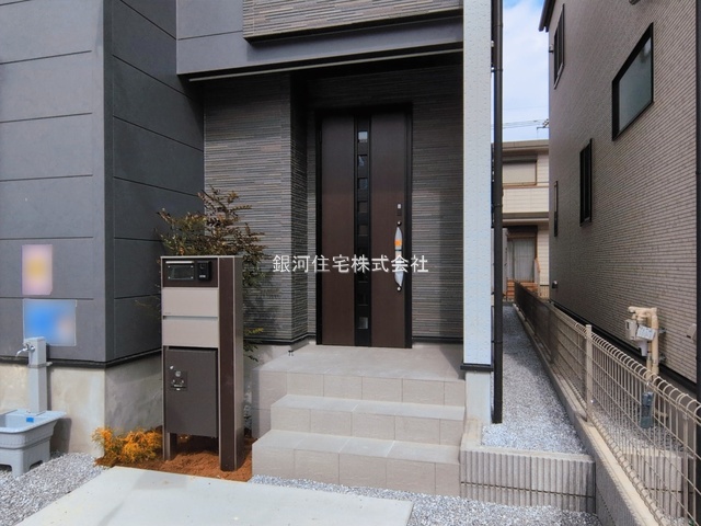 G00386030 埼玉県越谷市宮本町３丁目 新築一戸建て 5490万円 土地面積142.84m² (約43.20坪) 建物面積106.63m² (約32.25坪) 間取り３ＬＤＫ 築年月2026年03月【外観5】